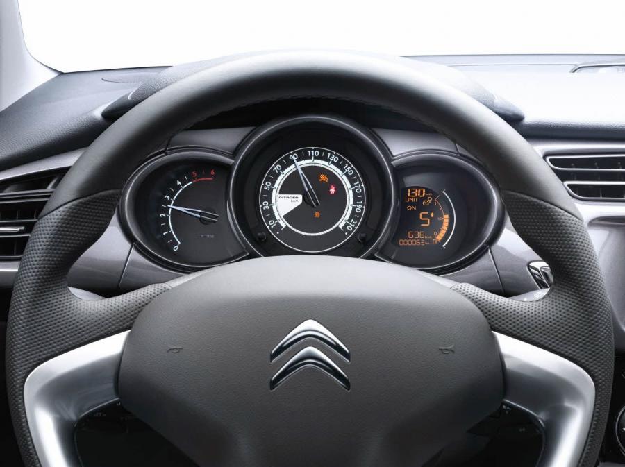 Citroen C3 2013 года  (фото 10 из 38)